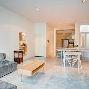 Deluxe Three Bedroom Apartment in the Heart of Antwerp